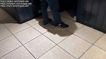Unprotected Rough Sex With A Stranger In X Cinema