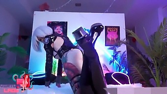 Sexually Insatiable 2b Experiences Intense Pleasure With A Massive Penis In Virtual Reality